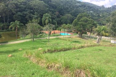 Terreno &agrave; venda - 600m&sup2; - PORT&Atilde;O
