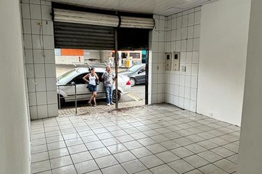 Sal&atilde;o Comercial &agrave; venda - CENTRO