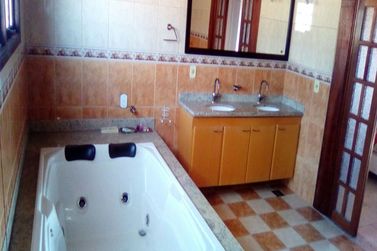 Casa &agrave; venda - 380m&sup2; - Condom&iacute;nio Alpes D' Ouro