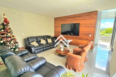 Casa &agrave; venda - 380m&sup2; - Vale do Sol