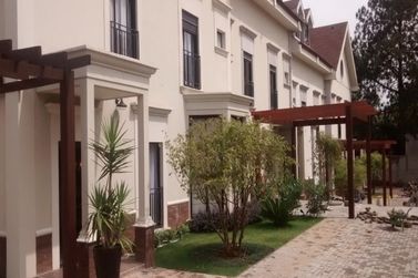 Casa &agrave; venda - 250m&sup2; - Vila Giglio