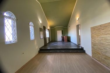 Casa para alugar - 307m&sup2; - Alvin&oacute;polis