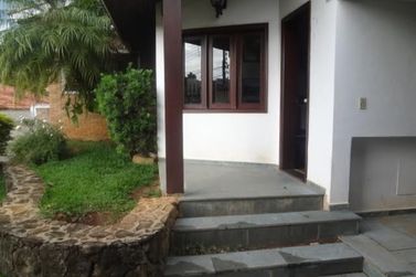 Casa &agrave; venda - 645m&sup2; - Nova Gard&ecirc;nia