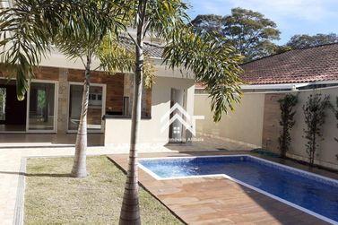 Casa &agrave; venda - 323m&sup2; - Condominio Porto Atibaia