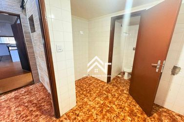 Sal&atilde;o Comercial para alugar - 255m&sup2; - Centro