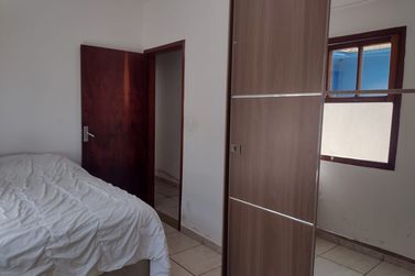 Casa &agrave; venda - CENTRO
