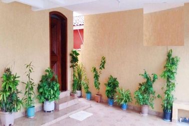 Casa &agrave; venda - 300m&sup2; - ALVIN&Oacute;POLIS