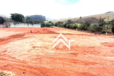 Terreno &agrave; venda - 696m&sup2; - Condominio Vila Dom Pedro