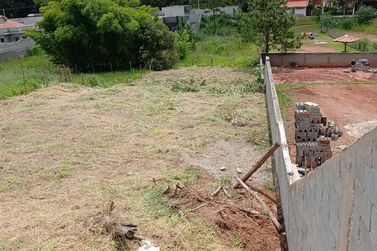 Terreno &agrave; venda - 970m&sup2; - Pinheirinho