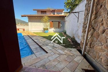 Casa para alugar - 212m&sup2; - Jardim do Lago