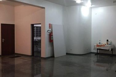 Sal&atilde;o Comercial para alugar - 250m&sup2; - Vila Thais