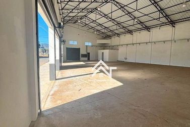 Sal&atilde;o Comercial para alugar - 400m&sup2; - Recreio Estoril