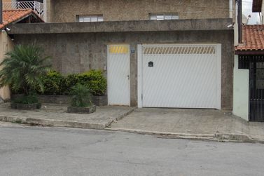 Casa &agrave; venda - 300m&sup2; - Jardim Vila Galv&atilde;o