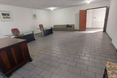 Sal&atilde;o Comercial para alugar - 51m&sup2; - Centro