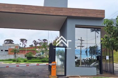 Casa &agrave; venda - 200m&sup2; - Condom&iacute;nio Alto da Floresta