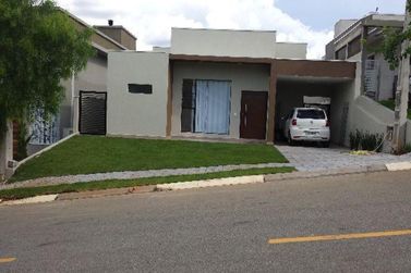 Casa &agrave; venda - 140m&sup2; - Condominio Terras de Atibaia II
