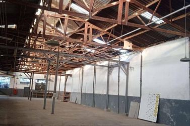 Sal&atilde;o Comercial para alugar - 2100m&sup2; - Centro