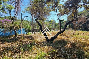 Terreno &agrave; venda - 2854m&sup2; - Jardim Colonial