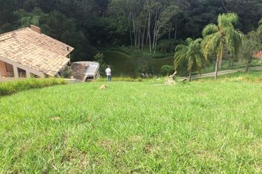 Terreno &agrave; venda - 600m&sup2; - PORT&Atilde;O