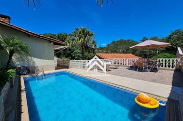 Casa &agrave; venda - 221m&sup2; - Jardim Shangri-L&aacute;