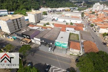 Sal&atilde;o Comercial &agrave; venda - 390m&sup2; - Centro