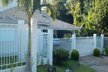 Casa &agrave; venda - 450m&sup2; - Rio Abaixo