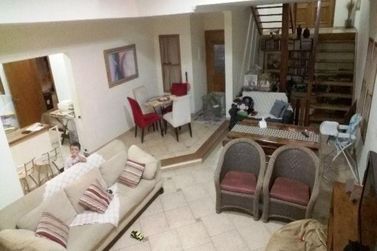 Casa &agrave; venda - 200m&sup2; - Jardim dos Pinheiros