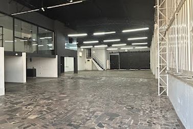 Sal&atilde;o Comercial para alugar - 658m&sup2; - Jardim Alvin&oacute;polis