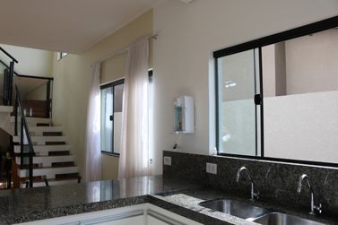 Sobrado &agrave; venda - JARDIM DOS PINHEIROS