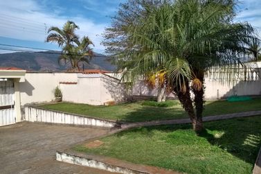 Casa &agrave; venda - 350m&sup2; - JD DO LAGO
