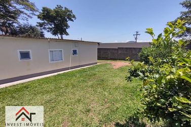 Ch&aacute;cara &agrave; venda - 750m&sup2; - Vila Santa Helena