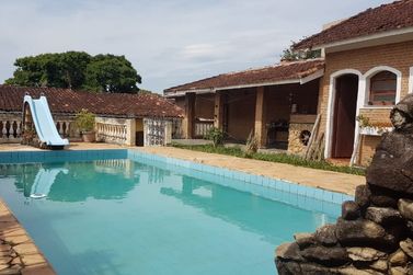 Casa &agrave; venda - 397m&sup2; - RETIRO DAS FONTES