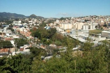 Casa &agrave; venda - 400m&sup2; - VILA PEREIRA BARRETO
