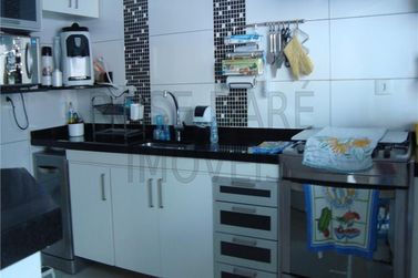 Casa &agrave; venda - 300m&sup2; - NOVA CEREJEIRA