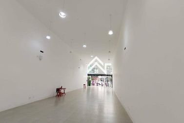 Sal&atilde;o Comercial para alugar - 224m&sup2; - Centro