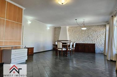 Casa &agrave; venda - 369m&sup2; - Centro