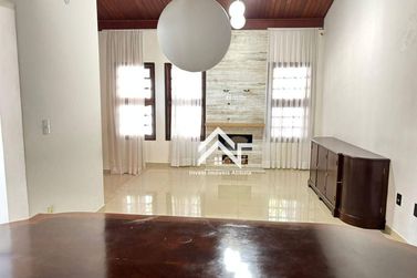 Casa para alugar - 211m&sup2; - Jardim do Lago