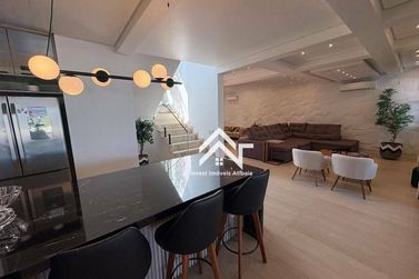 Casa &agrave; venda - 365m&sup2; - Condom&iacute;nio Shambala III