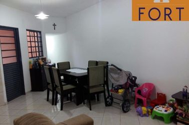 Casa &agrave; venda - 100m&sup2; - Jardim Colonial