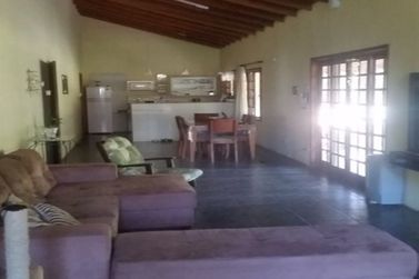Ch&aacute;cara &agrave; venda - 374m&sup2; - Jardim Suely