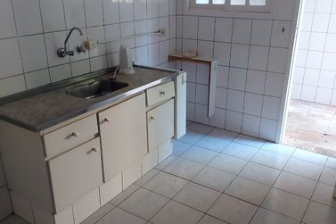 Casa para alugar - 85m&sup2; - ITAPETINGA