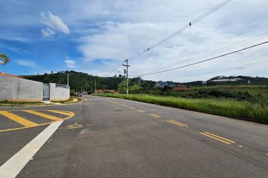 Terreno &agrave; venda - 526m&sup2; - 3 pistas