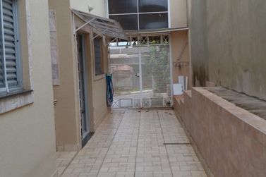 Casa &agrave; venda - JARDIM DOS PINHEIROS