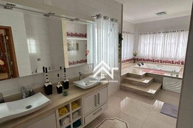 Casa &agrave; venda - 450m&sup2; - Condom&iacute;nio Shambala I