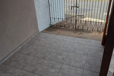 Casa para alugar - 80m&sup2; - JARDIM DO LAGO