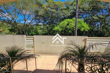 Casa &agrave; venda - 221m&sup2; - Jardim Shangri-L&aacute;