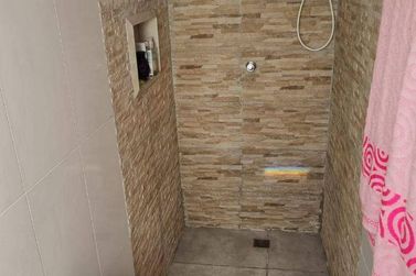 Ch&aacute;cara &agrave; venda - 145m&sup2; - Rio Abaixo