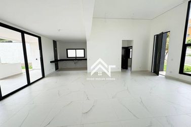 Casa &agrave; venda - 230m&sup2; - Condom&iacute;nio Residencial Shamballa III
