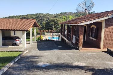 Casa &agrave; venda - CH&Aacute;CARAS BRASIL