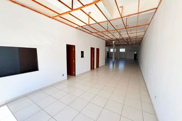 Sal&atilde;o Comercial para alugar - 220m&sup2; - Jardim Imperial